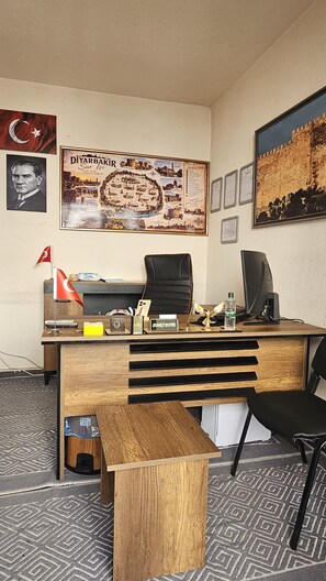 Unclassified image, 2 of 17, button - Suriçi Butik (Sur)