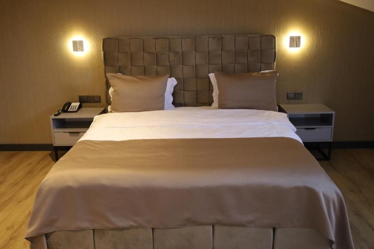 Standard Double Room, Garden View