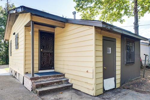 Near Dtwn Jackson: Home w/ Screened Porch