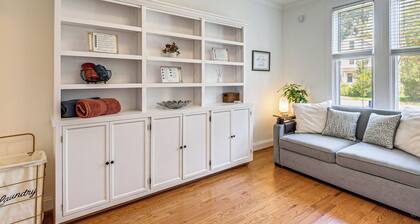 Walk to Main Street & Train! Laurel Apt