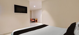 Super Hotel O Infocity Square Road