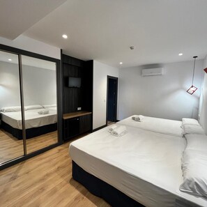 Unclassified image, 3 of 62, button - Villa Albero (Torremolinos)