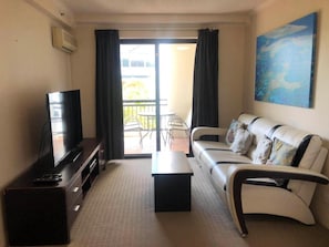 Unclassified image, 4 of 89, button - Windsurfer Resort (Gold Coast)