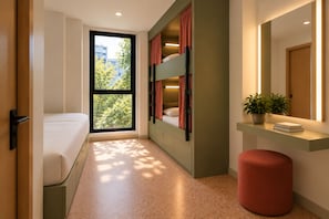 Room - Docklands LATROUPE (Dublin)