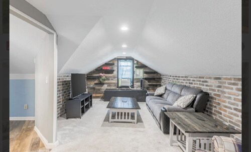 The Four Doors Upstairs-WIFI-TV-Kitchenette
