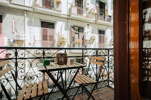 Outdoor dining - Lara's Home (Naples)