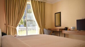 Deluxe Double Room, Mountain View - Zhule by Roomy, Skardu (Skardu)