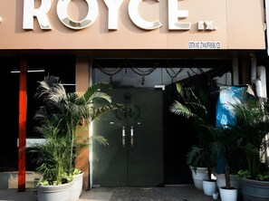 Exterior detail - Hotel Royce Executive, Near US Consulate (Mumbai)