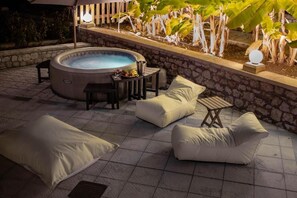 Ảnh chưa phân loại, 4 trong số 6 ảnh, nút