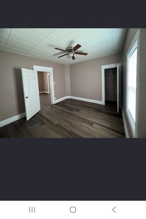 Unclassified image, 3 of 7, button - Enjoyable 3-bedroom house with AC in vibrant Indianapolis (Indianapolis)