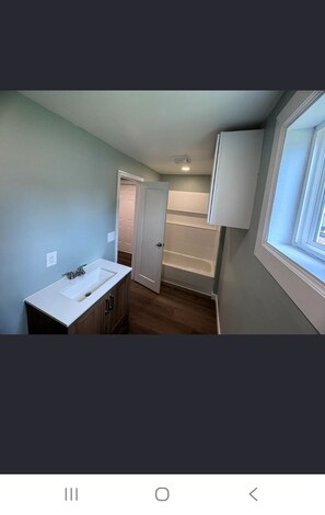 Unclassified image, 5 of 7, button - Enjoyable 3-bedroom house with AC in vibrant Indianapolis (Indianapolis)