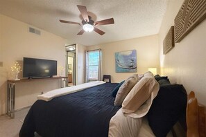 Room - Furnished 2 Bed/Bath Santa Fe Retreat - Mountain Views - Gated - 30-day minimum. (Santa Fe)