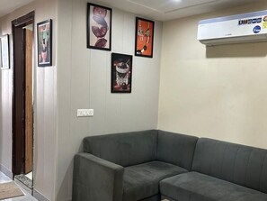 Unclassified image, 5 of 15, button - Cozy 1-bedroom Apartment in Zirakpur With City View (Dera Bassi)