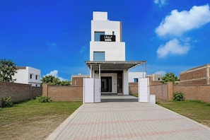 Unclassified image, 2 of 31, button - Hotel O Naubasta Crossway Kanpur (Kanpur)