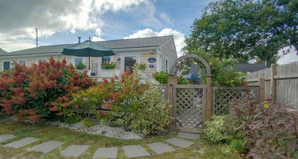 Walk to Beach & Eats! Dennis Port Cottage-2 Decks