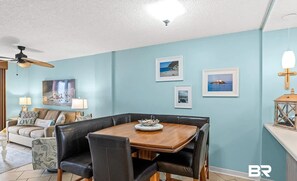 Room - Gulf View 2 Bed Beaches Pool Dining and Fun (Gulf Shores)
