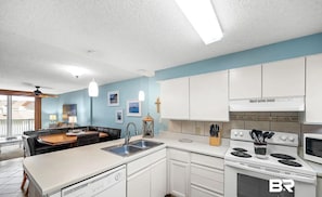 Room - Gulf View 2 Bed Beaches Pool Dining and Fun (Gulf Shores)