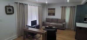 Living area - Low key... (Atlanta)