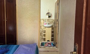 Unclassified image, 3 of 14, button - Saida Berber House (Amizmiz)