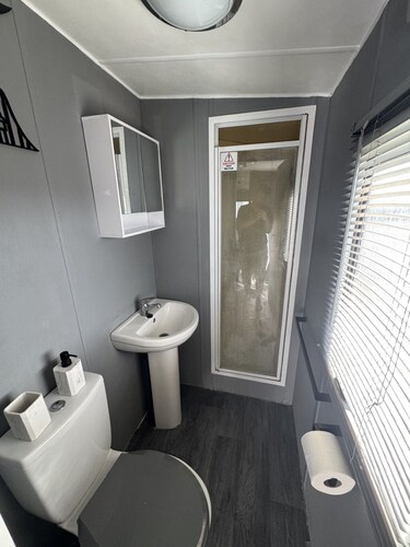 Glamorous Caravan by the sea @ Harts, Leysdown