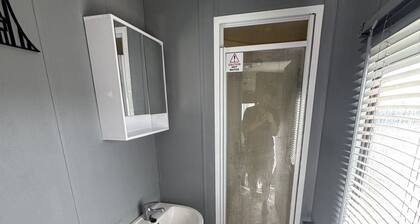 Glamorous Caravan by the sea @ Harts, Leysdown