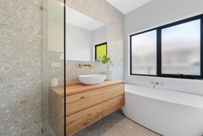 Unclassified image, 5 of 11, button - Coastal Calm Rosebud | Modern 3BR Near Beach (Rosebud)