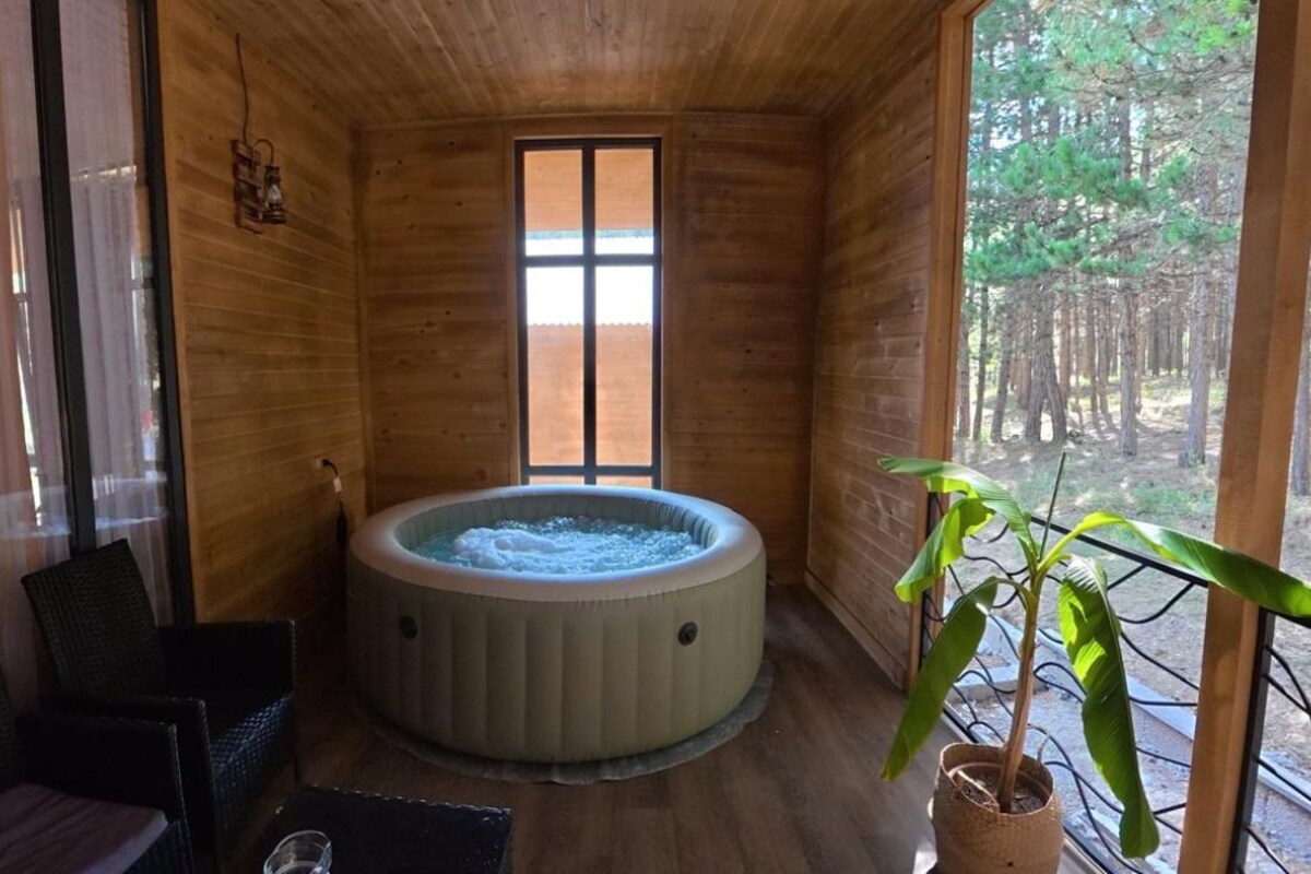 Quadrupla Comfort, vista montagna | Idromassaggio al coperto