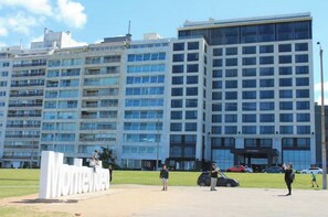 Exterior - Apartment 403 in a building on the Pocitos waterfront! (Montevideo)