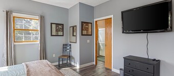 Westridge Retreat - Private Guesthouse