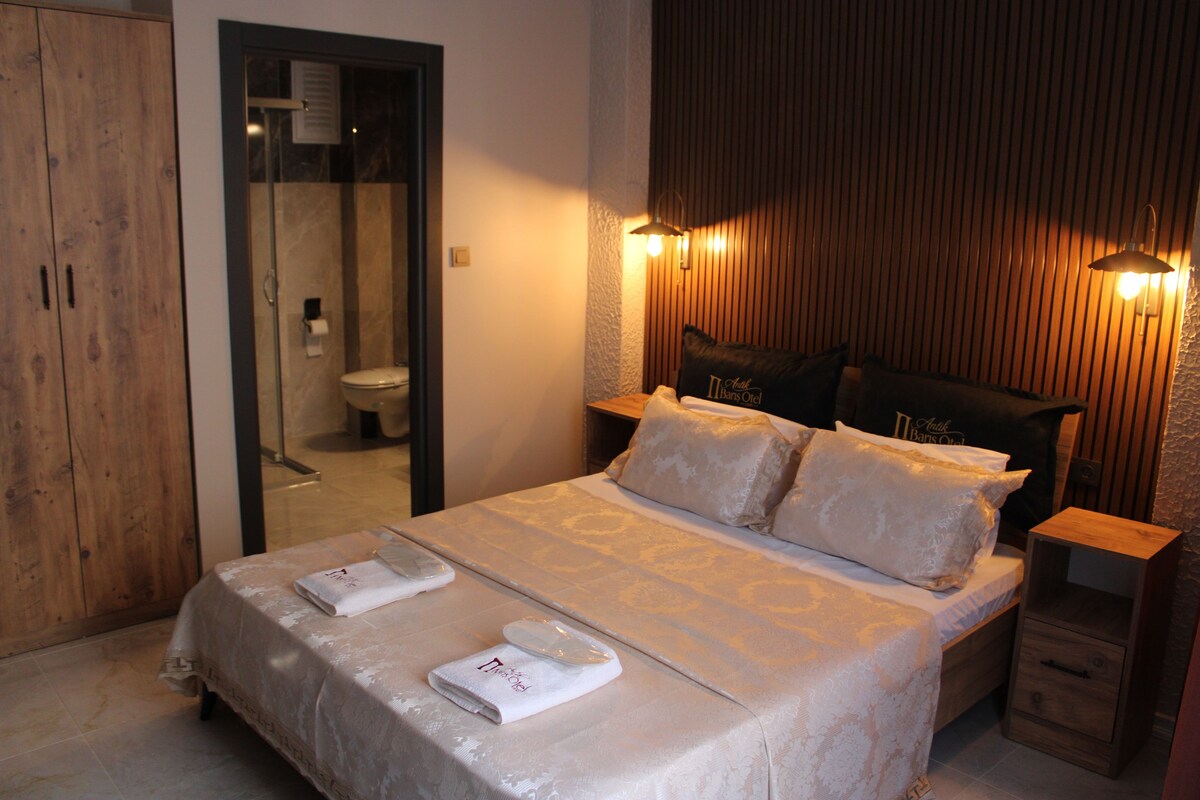Deluxe Room, City View