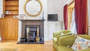Unclassified image, 5 of 16, button - Vrbo Property (Dublin)