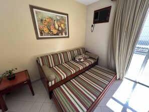 Ảnh chưa phân loại, 5 trong số 24 ảnh, nút