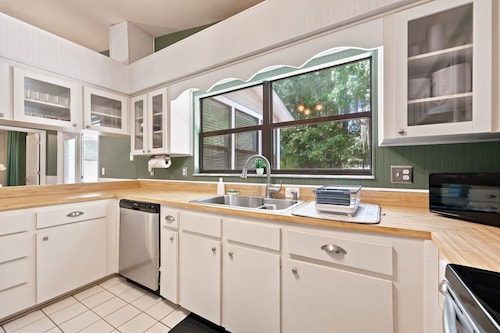 Quiet NW Gainesville house