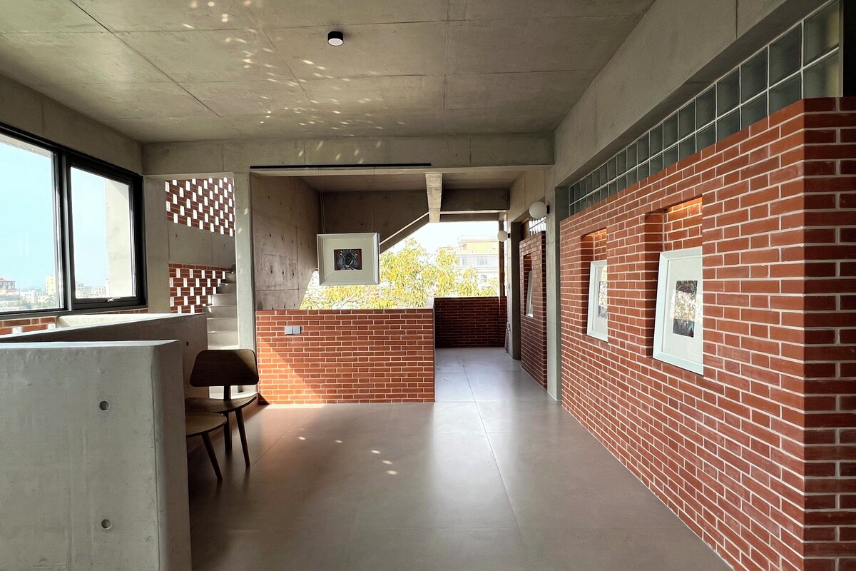 Suite | Lobby