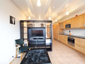 Unclassified image, 2 of 9, button - 3-Person Deluxe Room (Akranes)