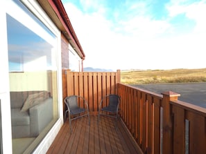 Unclassified image, 5 of 13, button - Deluxe Family Apartment Style Room (Akranes)