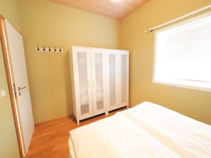 Unclassified image, 3 of 13, button - Family Friendly Cottage (Akranes)