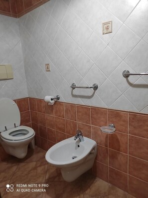 Nicht klassifiziertes Bild, 4 von 16, Schaltfläche