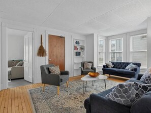 Unclassified image, 5 of 24, button - Modern 3BR/2BA | 3 Min to Okemo Mountain (Ludlow)