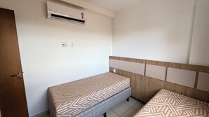 Ảnh chưa phân loại, 2 trong số 30 ảnh, nút