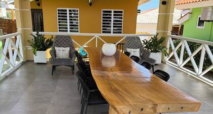 Quaint 1-bedroom resort with AC in vibrant Willemstad