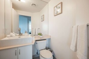 Unclassified image, 4 of 32, button - RivetStays | The Neptune Elite Suite – 2 Bedroom Condo (Toronto)