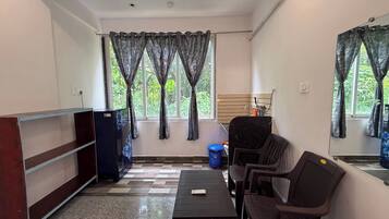 Studio, 1 Bedroom | Living area