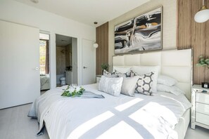 Unclassified image, 3 of 25, button - RivetStays | The Neptune Superior Suite – 2 Bedroom + 2 Bath Condo (Toronto)