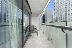 Property grounds - The York by RivetStays – 3BR DT Condo, Sleeps 10 (Toronto)