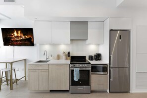 Unclassified image, 2 of 23, button - RivetStays | The Jarvis Classic Suite – Studio Retreat (Toronto)