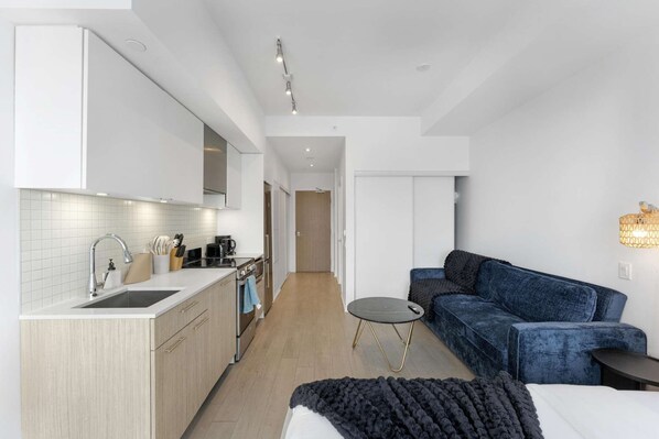 Unclassified image, 1 of 23, button - RivetStays | The Jarvis Classic Suite – Studio Retreat (Toronto)