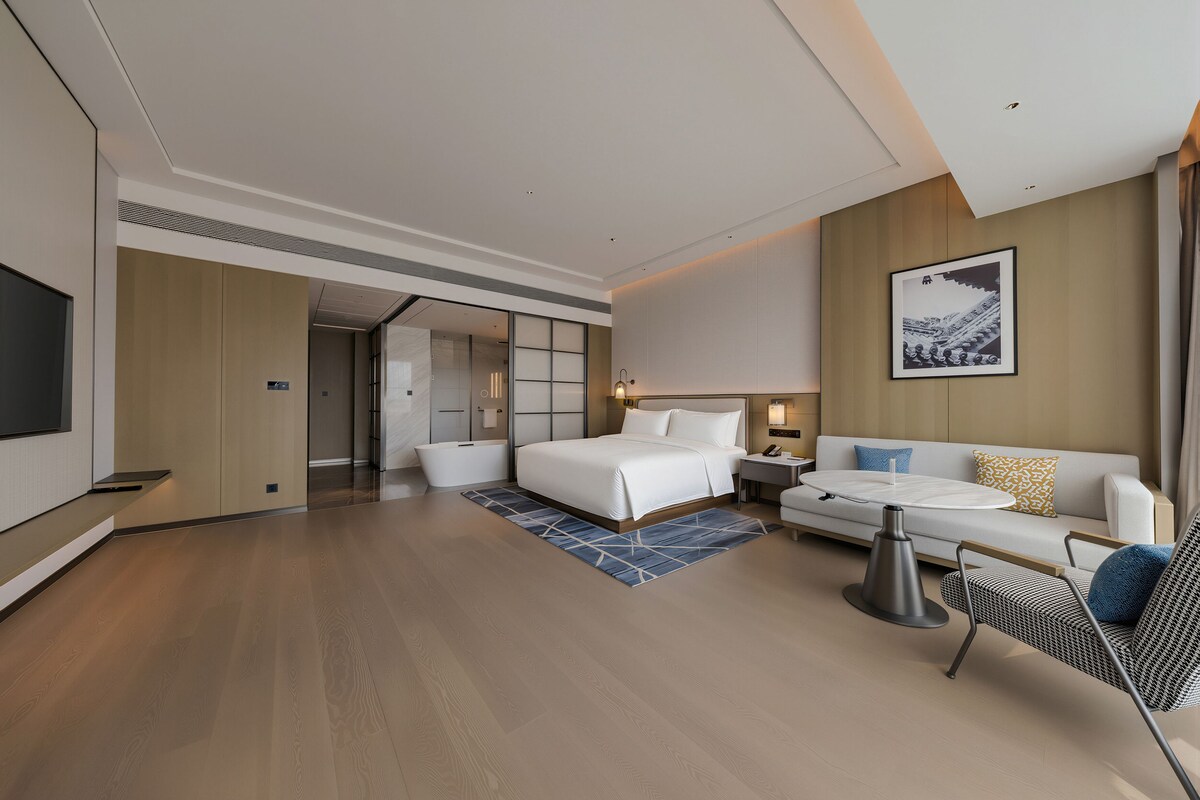 ห้องพรีเมียร์, เตียงคิงไซส์ 1 เตียง, วิวเมือง | เครื่องนอนระดับพรีเมียม, ผ้านวมขนเป็ด, มินิบาร์, ตู้นิรภัยในห้องพัก