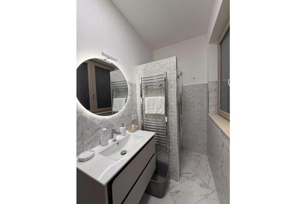 Nicht klassifiziertes Bild, 1 von 25, Schaltfläche