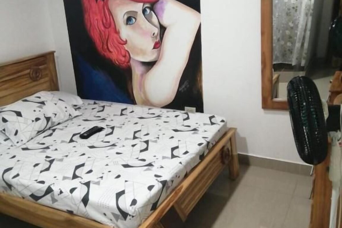 Basic Room | Iron/ironing board